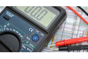 Paano gumagana ang isang digital multimeter?